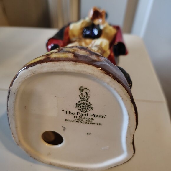 Vintage Royal Doulton Made In England HN 2102 The Pied Piper- Retired Excellent - Picture 6 of 7